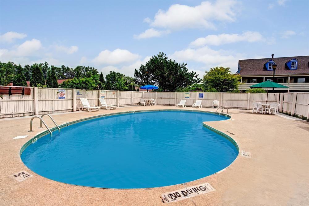 Travelodge By Wyndham Canton-Livonia Area, Mi Ngoại thất bức ảnh