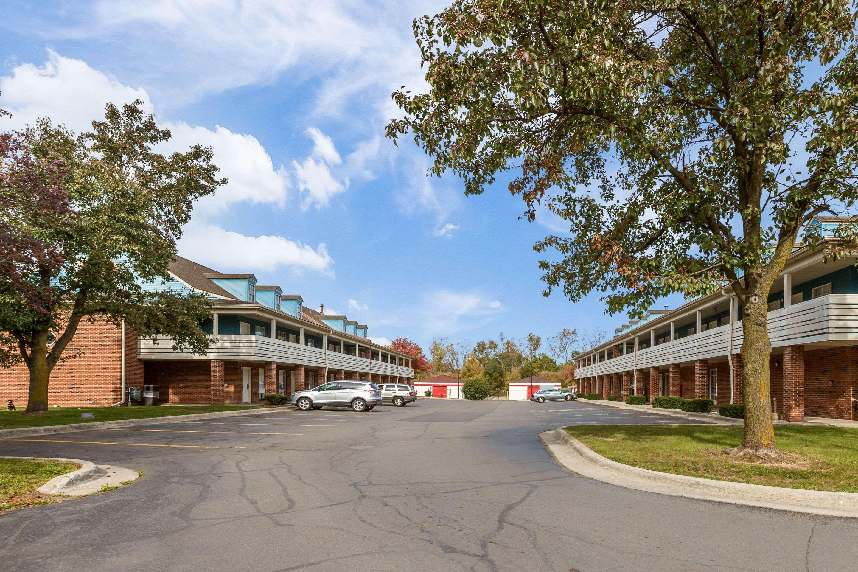 Travelodge By Wyndham Canton-Livonia Area, Mi Ngoại thất bức ảnh