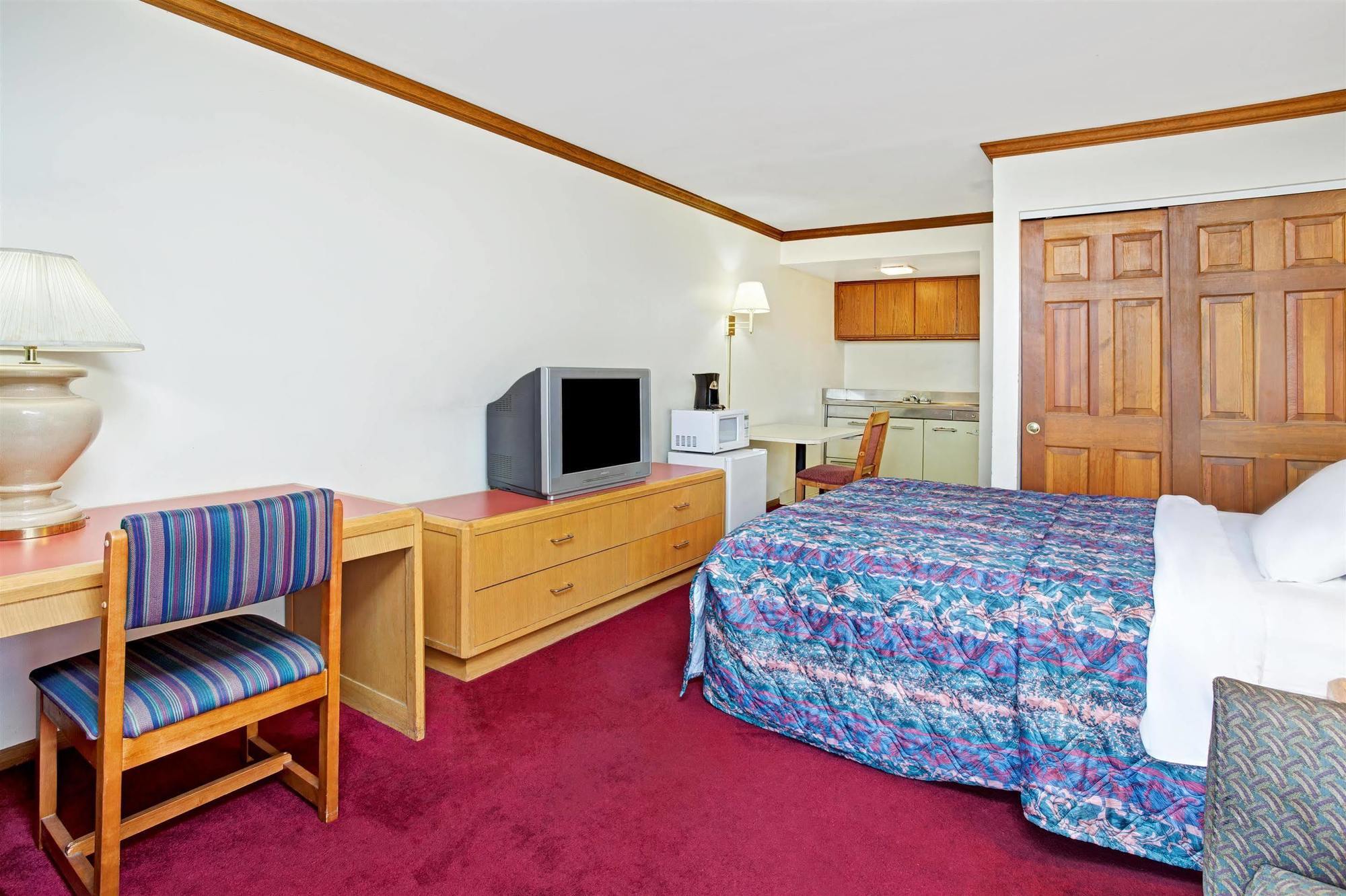 Travelodge By Wyndham Canton-Livonia Area, Mi Ngoại thất bức ảnh